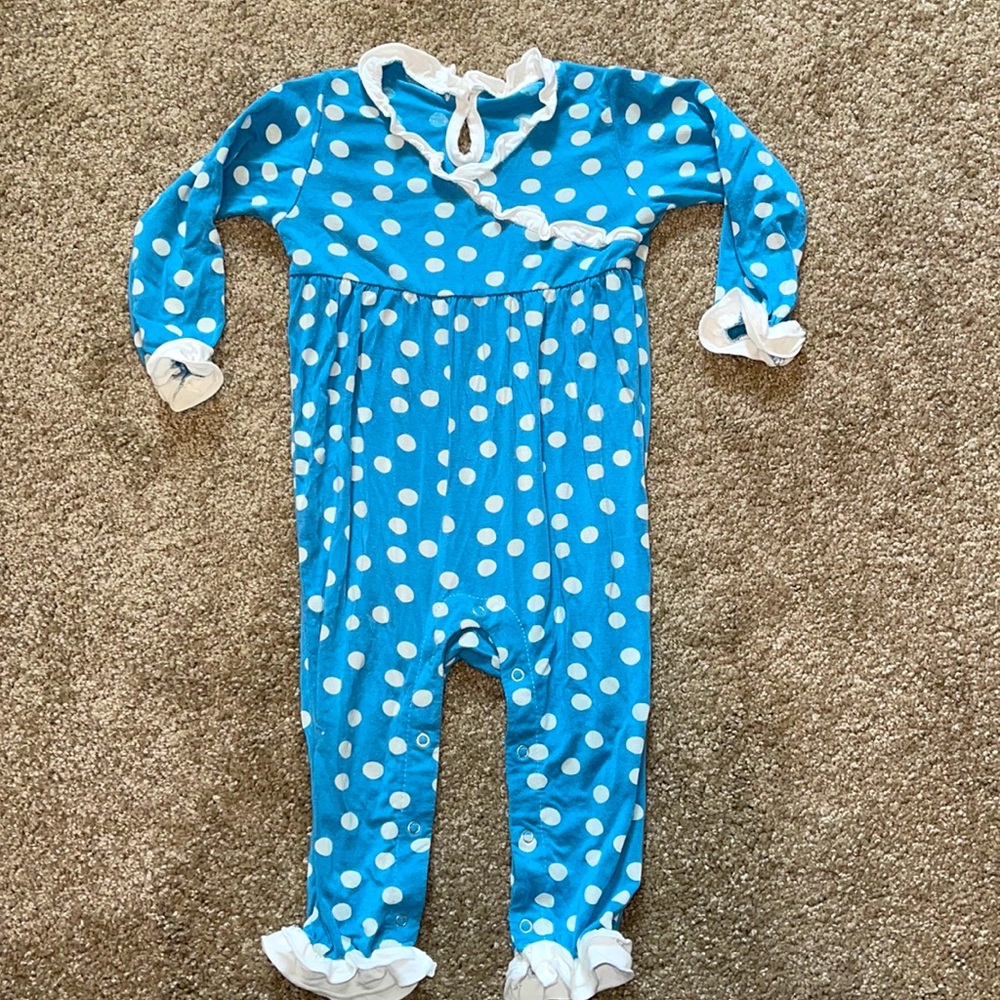 Kickee Pants Ruffle Romper in Snowball